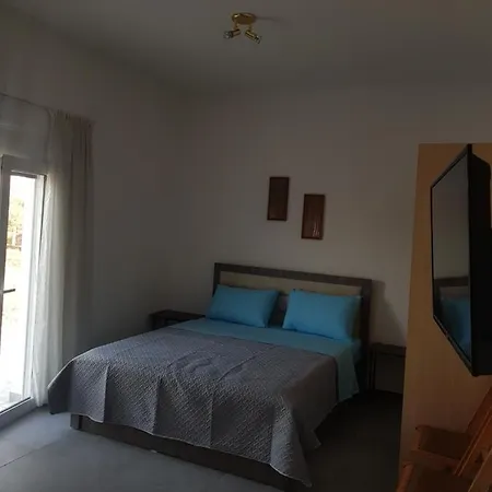 Vila Armando * Vlorë